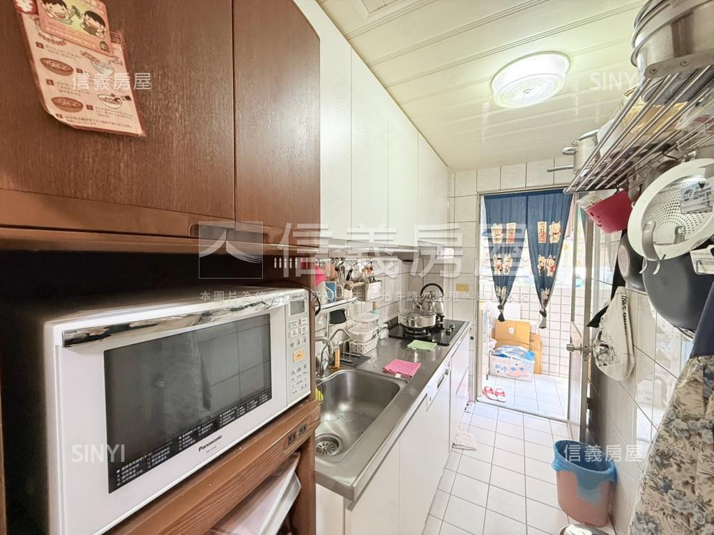 面朝恆光公園電梯三房車位房屋室內格局與周邊環境