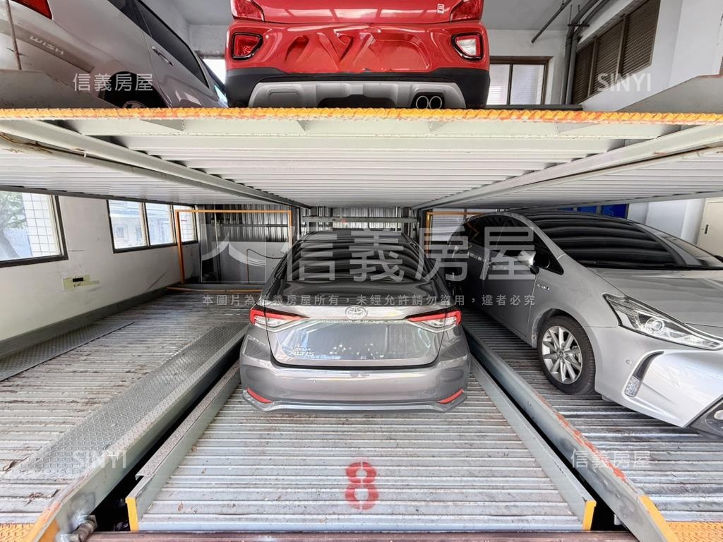 面朝恆光公園電梯三房車位房屋室內格局與周邊環境