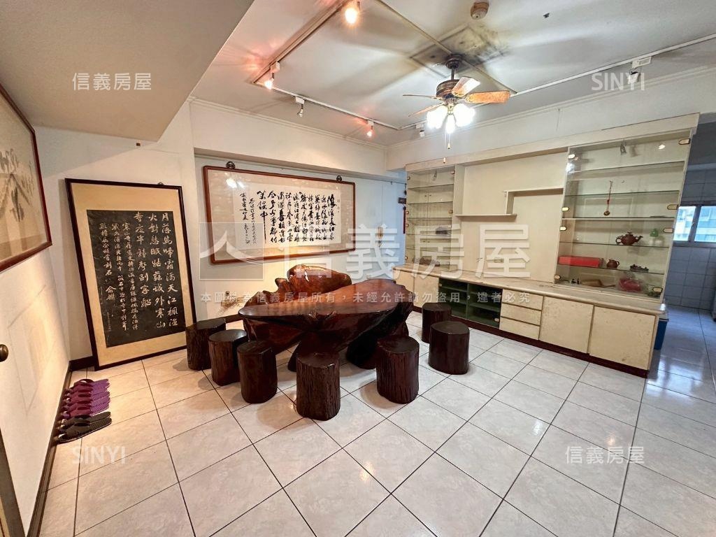 近大墩家樂福華廈三房車位房屋室內格局與周邊環境