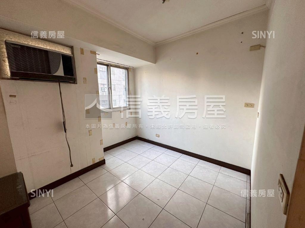 近大墩家樂福華廈三房車位房屋室內格局與周邊環境