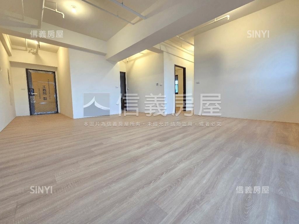 高樓視野遼闊文華三房車位房屋室內格局與周邊環境