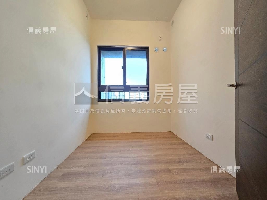 高樓視野遼闊文華三房車位房屋室內格局與周邊環境