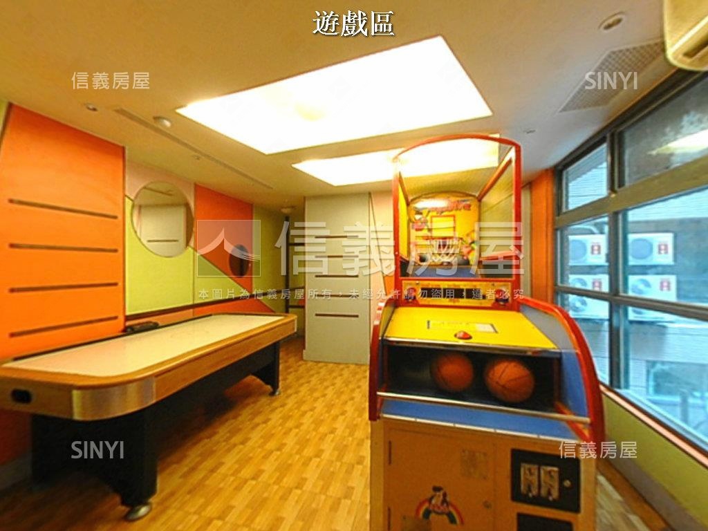 遠百生活圈高樓採光３房房屋室內格局與周邊環境