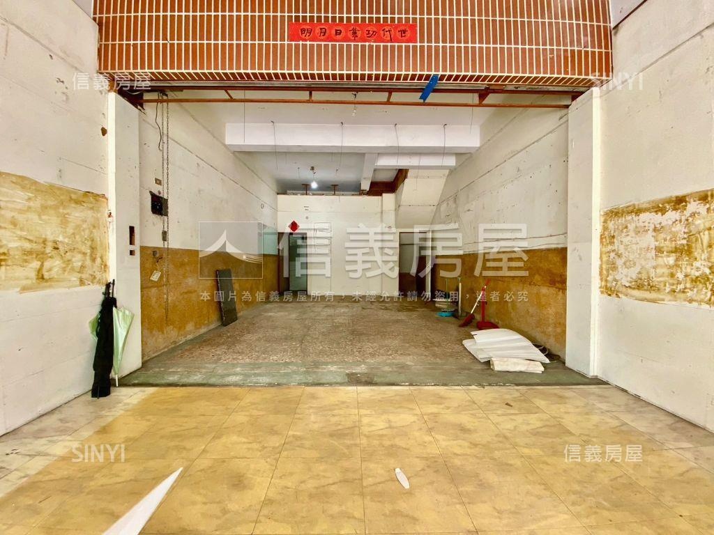 西屯大面寬臨路透店房屋室內格局與周邊環境