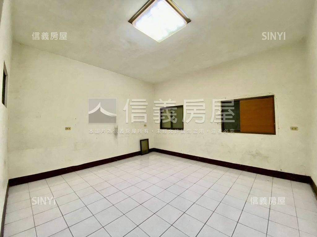 西屯大面寬臨路透店房屋室內格局與周邊環境