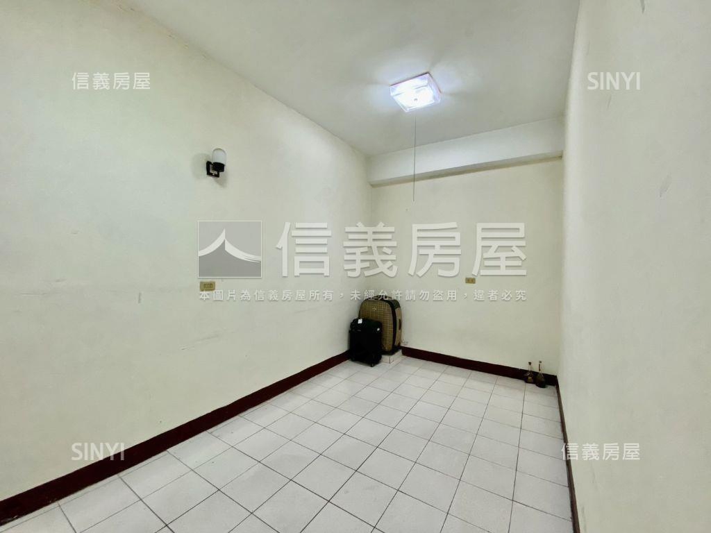 西屯大面寬臨路透店房屋室內格局與周邊環境
