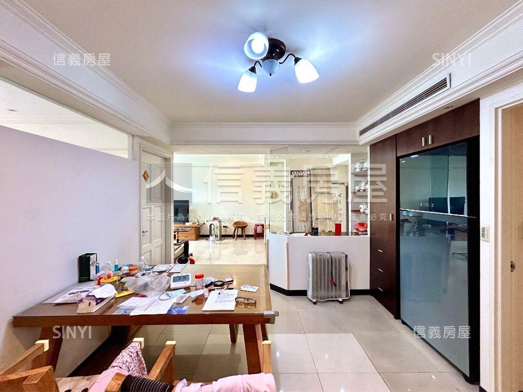 正面河景景觀美宅房屋室內格局與周邊環境