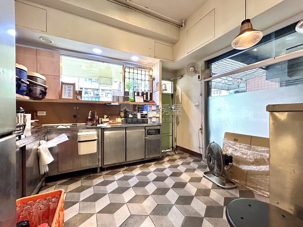 建工商圈．正路商住透店房屋室內格局與周邊環境