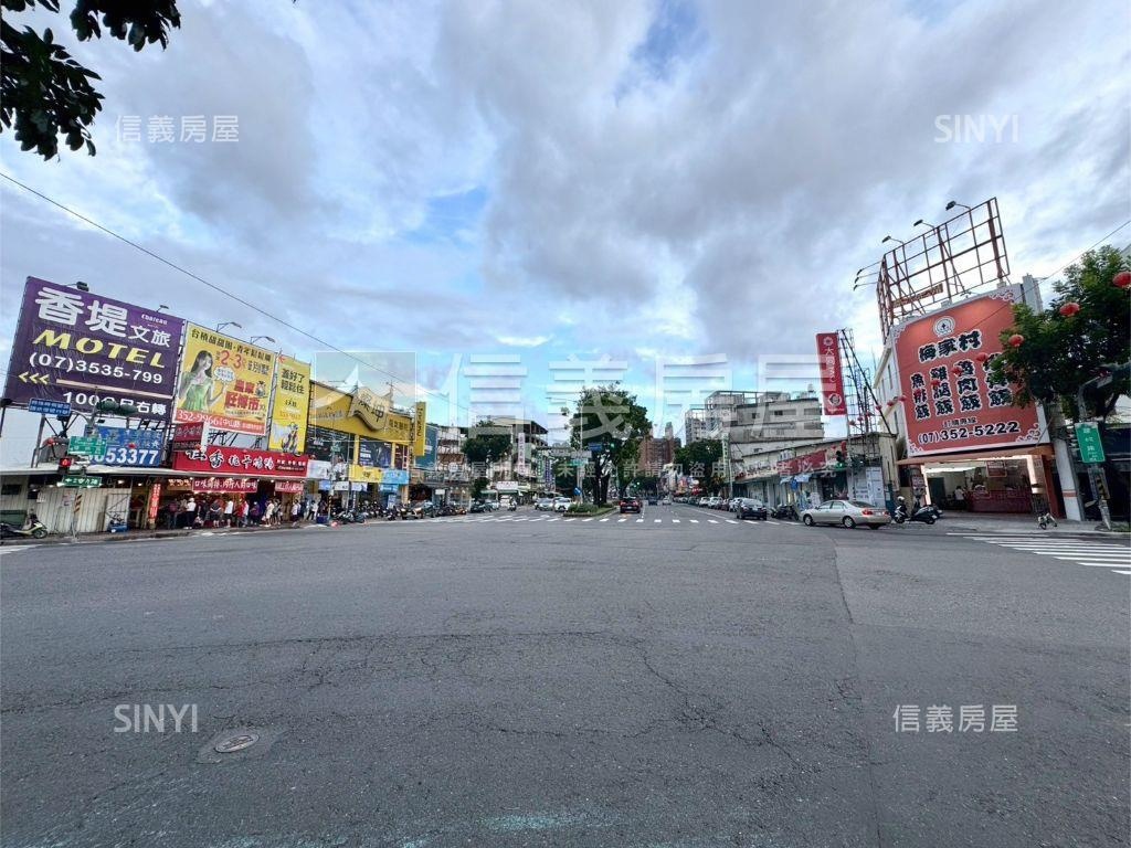 楠梓火車站燙金店面房屋室內格局與周邊環境