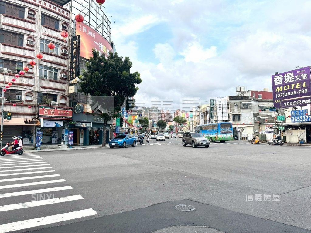 楠梓火車站燙金店面房屋室內格局與周邊環境