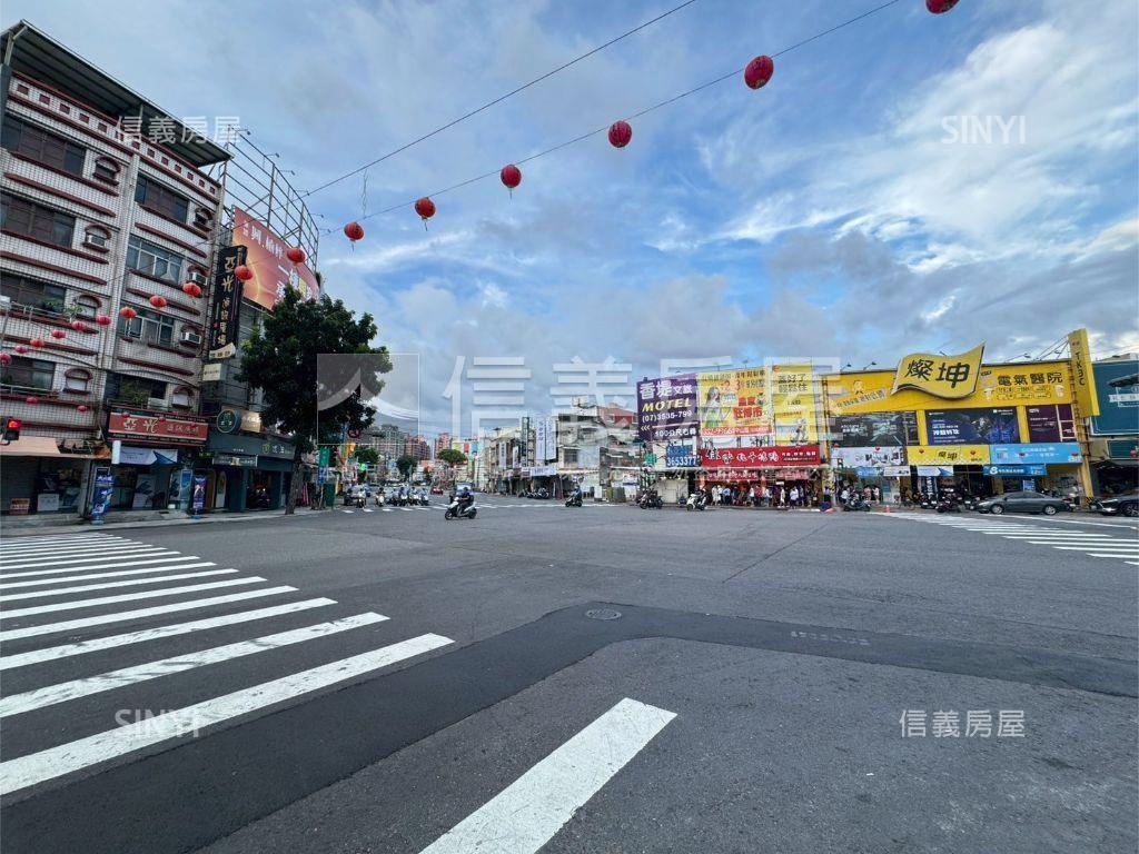 楠梓火車站燙金店面房屋室內格局與周邊環境