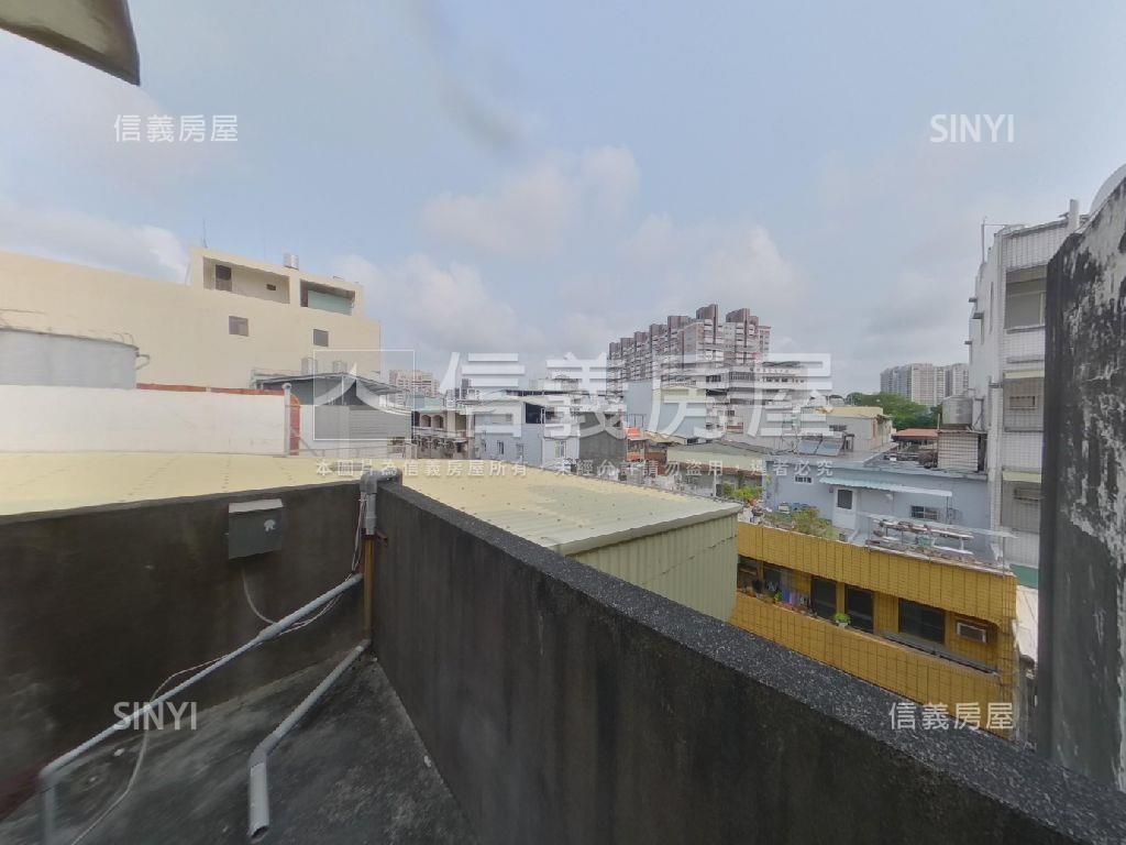 楠梓火車站燙金店面房屋室內格局與周邊環境