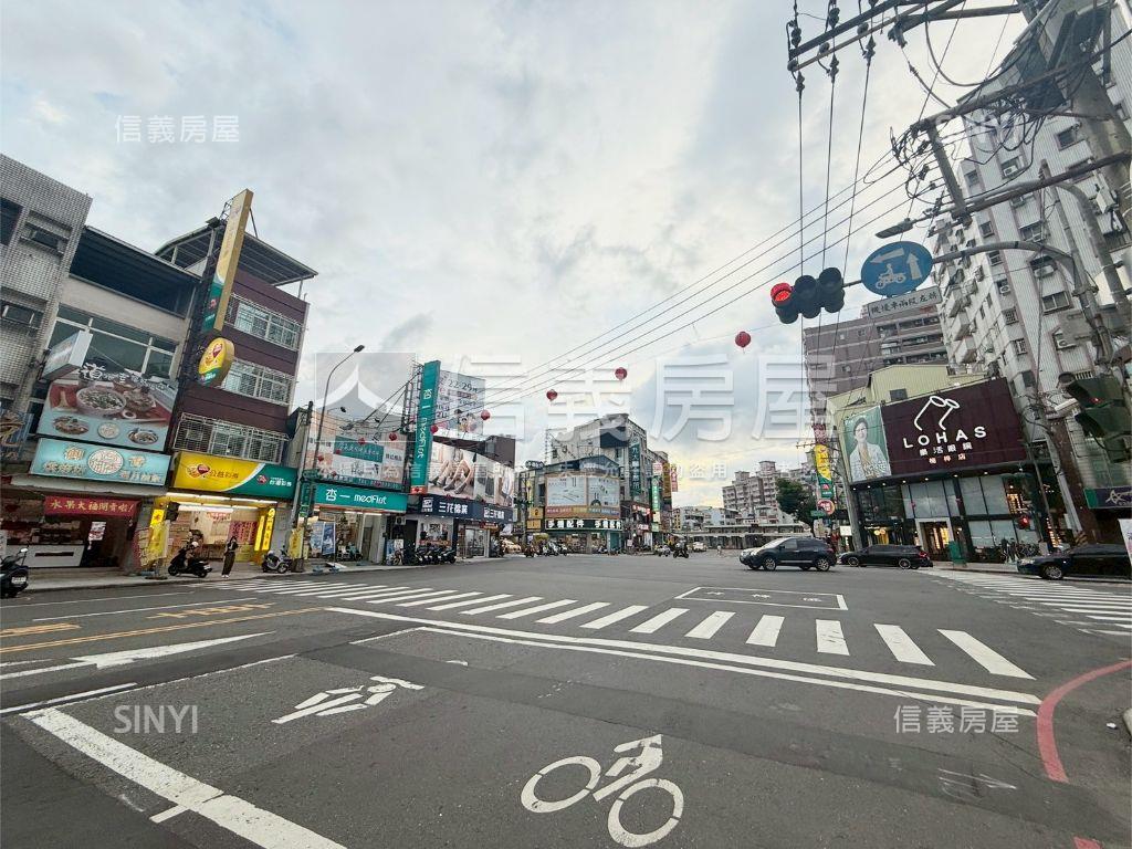 楠梓火車站燙金店面房屋室內格局與周邊環境