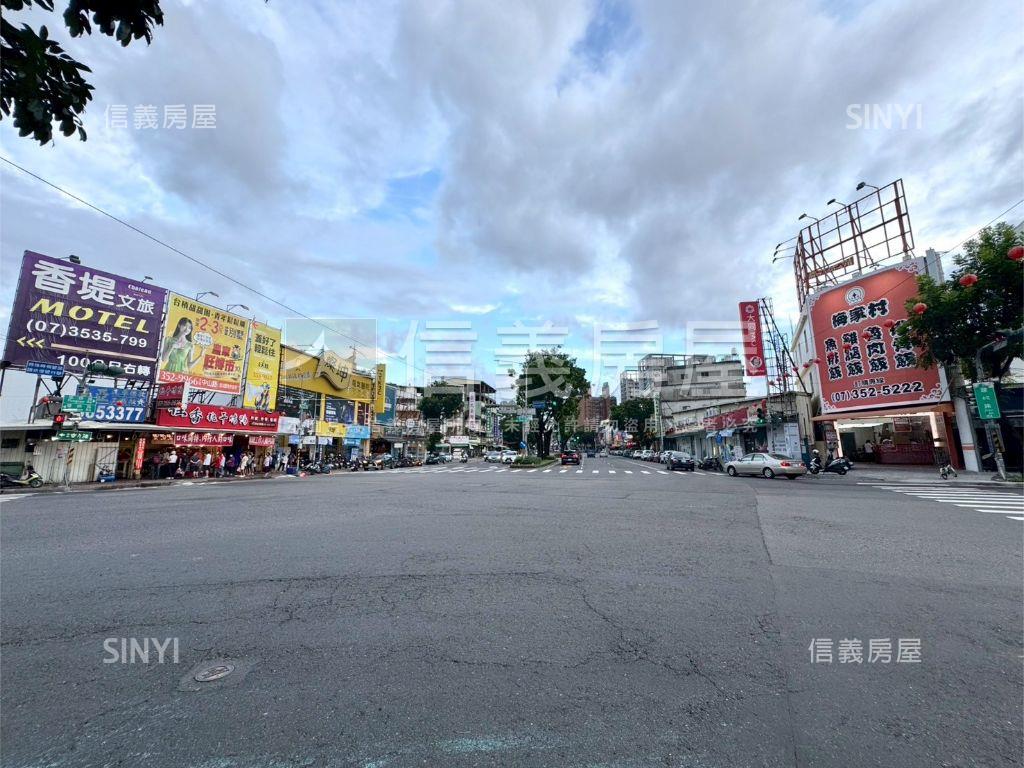 楠梓火車站燙金店面房屋室內格局與周邊環境