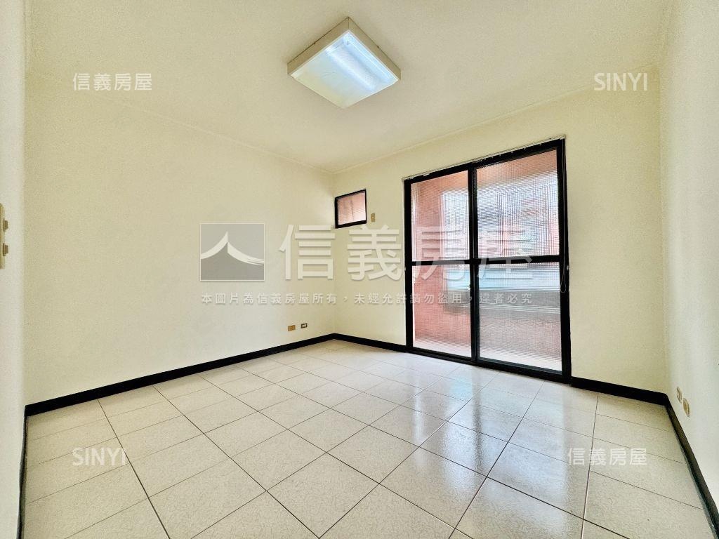 南工街國泰社區型傳統車墅房屋室內格局與周邊環境