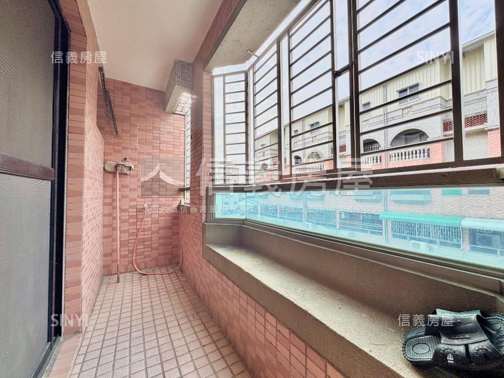 南工街國泰社區型傳統車墅房屋室內格局與周邊環境