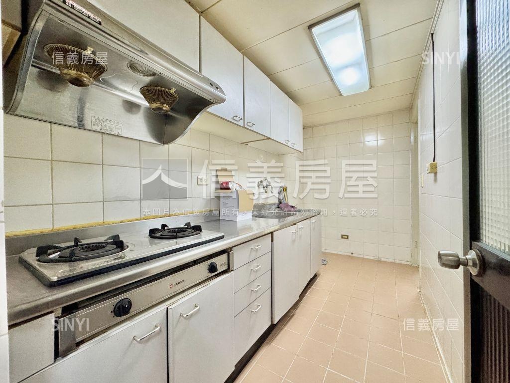 南工街國泰社區型傳統車墅房屋室內格局與周邊環境