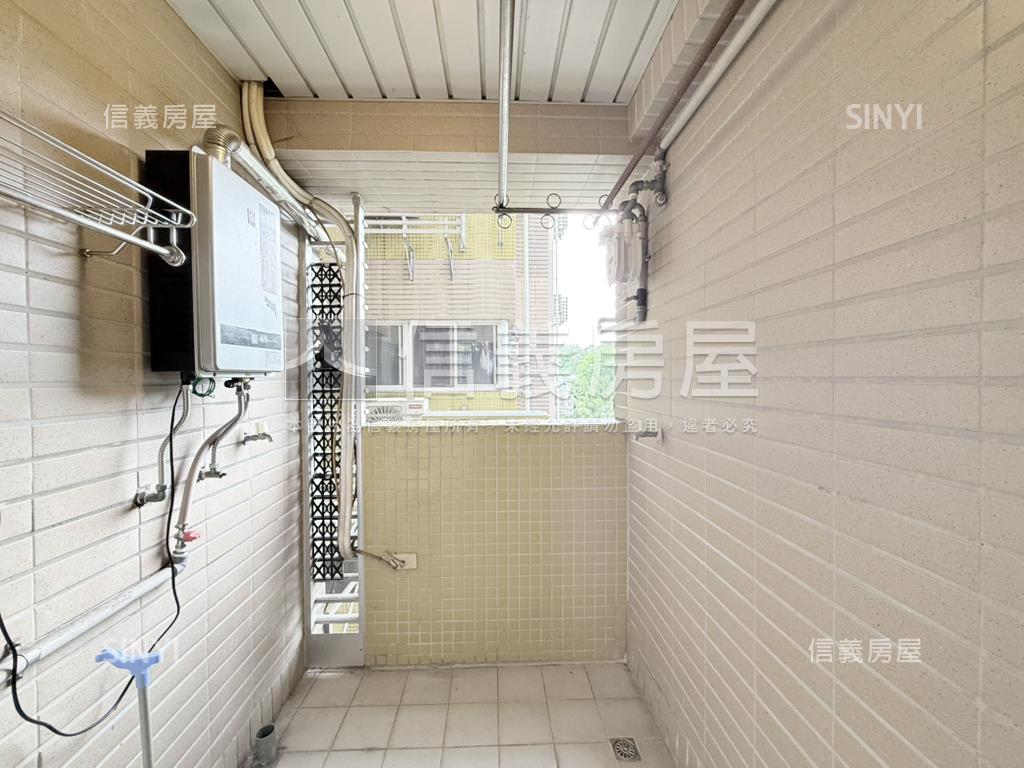 景觀班芙戀人稀有３房車位房屋室內格局與周邊環境