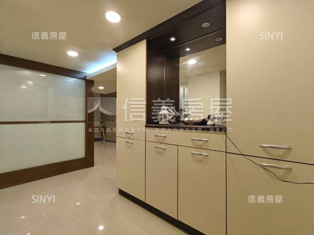 近１０１逸仙悅榕挑高美邸房屋室內格局與周邊環境