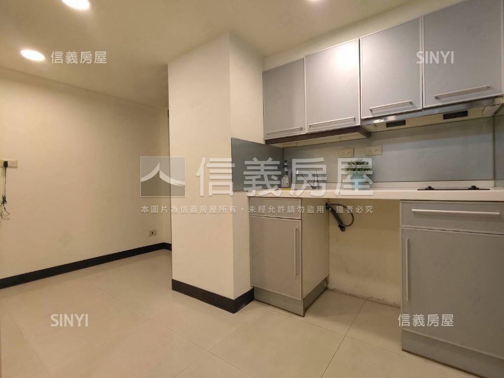 近１０１逸仙悅榕挑高美邸房屋室內格局與周邊環境