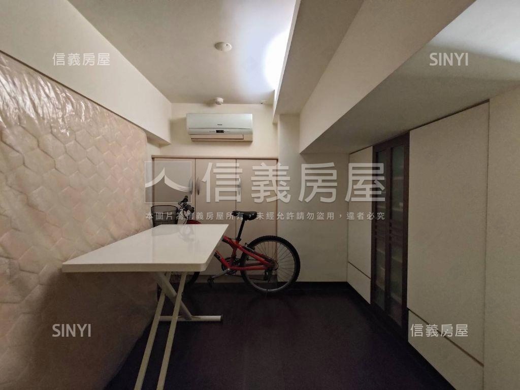 近１０１逸仙悅榕挑高美邸房屋室內格局與周邊環境