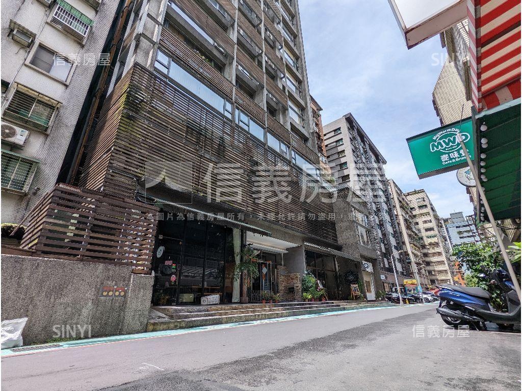近１０１逸仙悅榕挑高美邸房屋室內格局與周邊環境