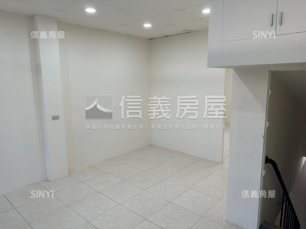 低總價中科門前好停車透天房屋室內格局與周邊環境