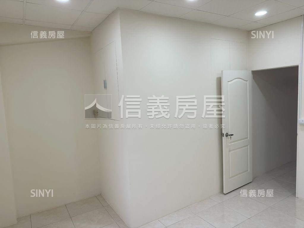 低總價中科門前好停車透天房屋室內格局與周邊環境