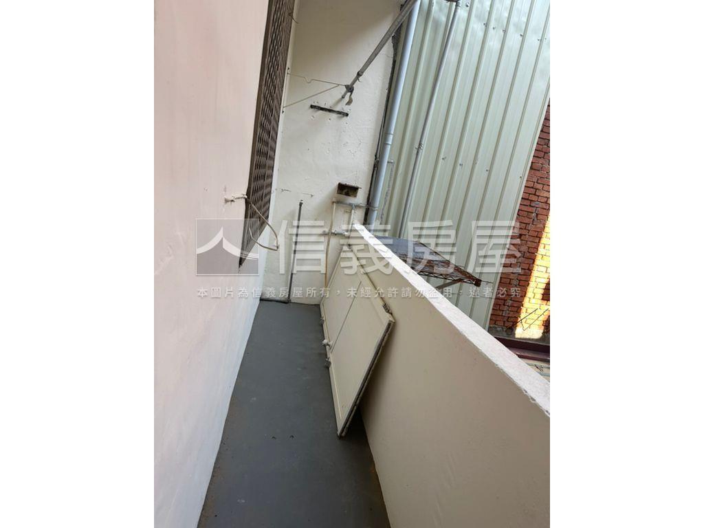 低總價中科門前好停車透天房屋室內格局與周邊環境