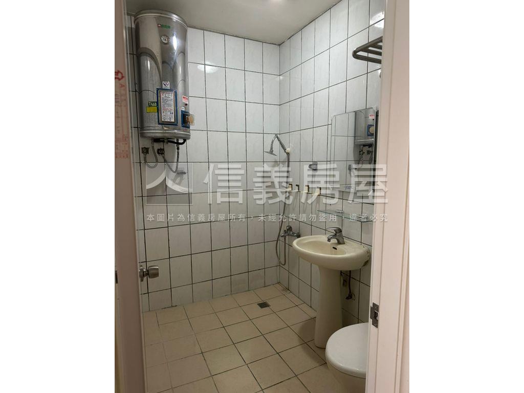 低總價中科門前好停車透天房屋室內格局與周邊環境