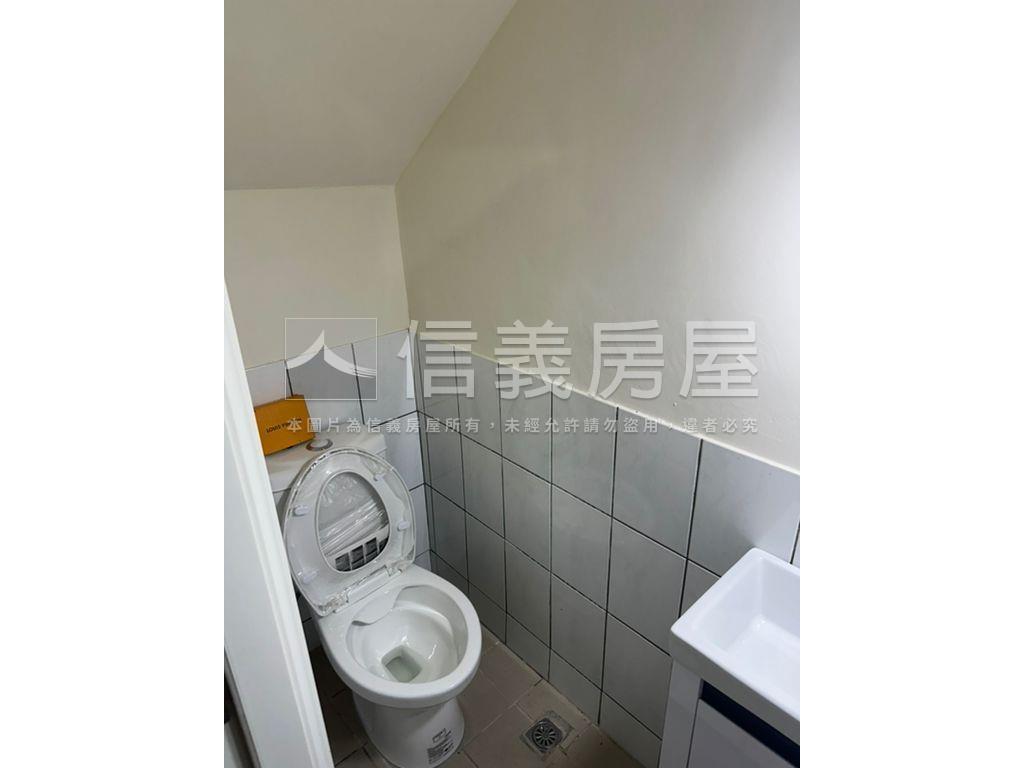 低總價中科門前好停車透天房屋室內格局與周邊環境