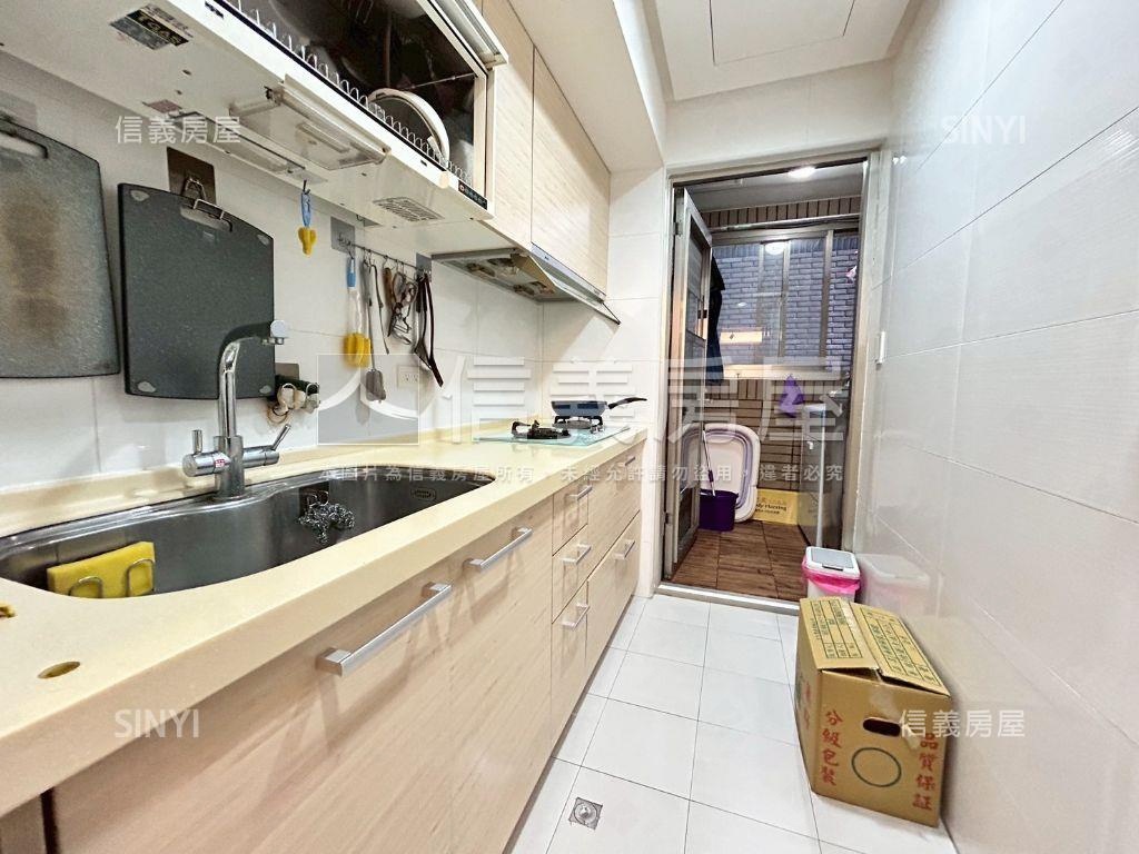 長虹大鎮●美妝兩房帶車位房屋室內格局與周邊環境