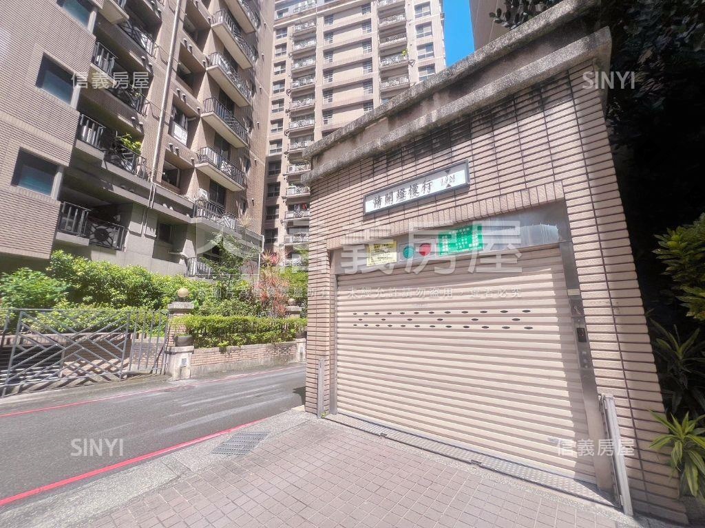 長虹大鎮●美妝兩房帶車位房屋室內格局與周邊環境