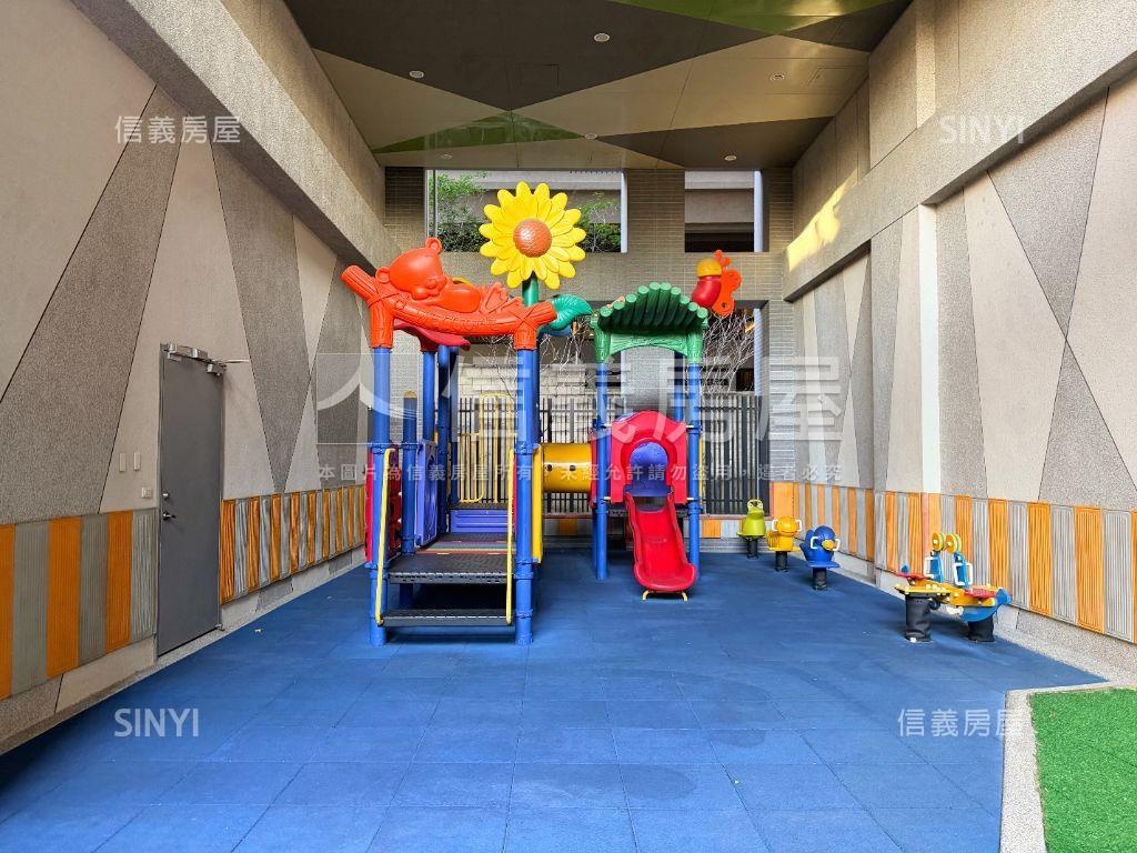 勝美樹美裝潢邊間三房車位房屋室內格局與周邊環境