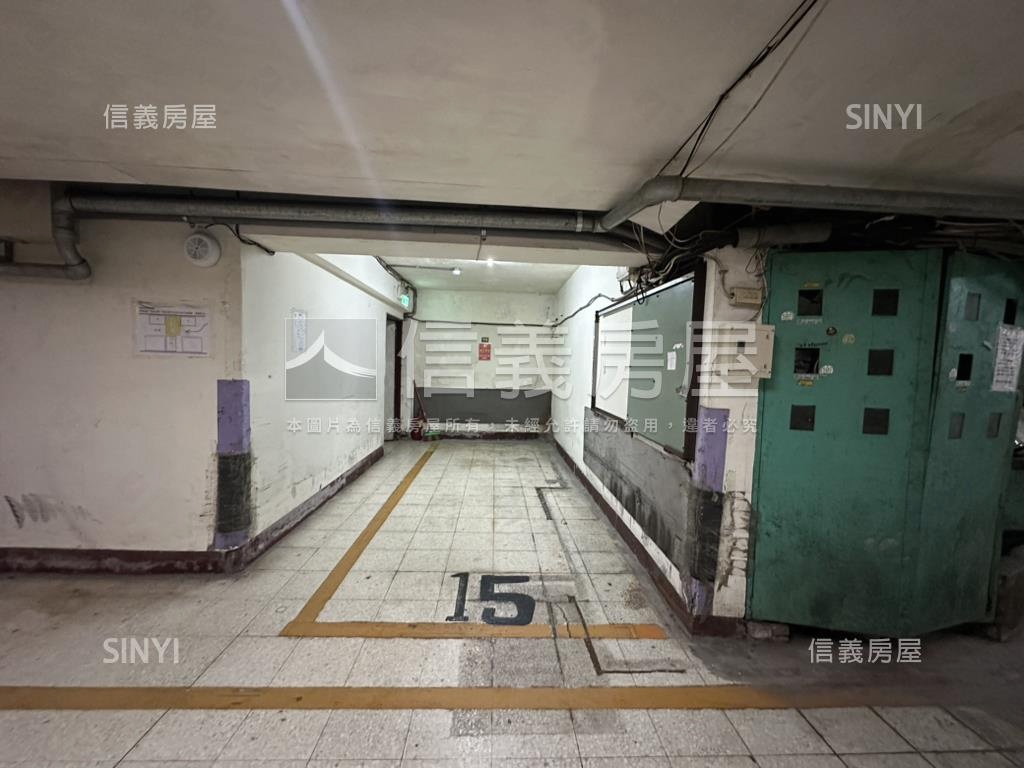 稀有獨立坡道平面車位房屋室內格局與周邊環境