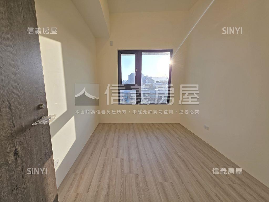 画世代稀有Ａ棟附車位房屋室內格局與周邊環境