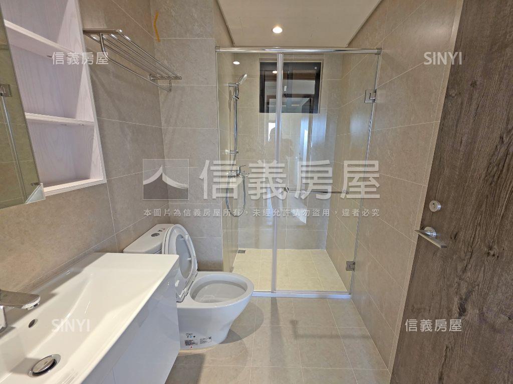 画世代稀有Ａ棟附車位房屋室內格局與周邊環境