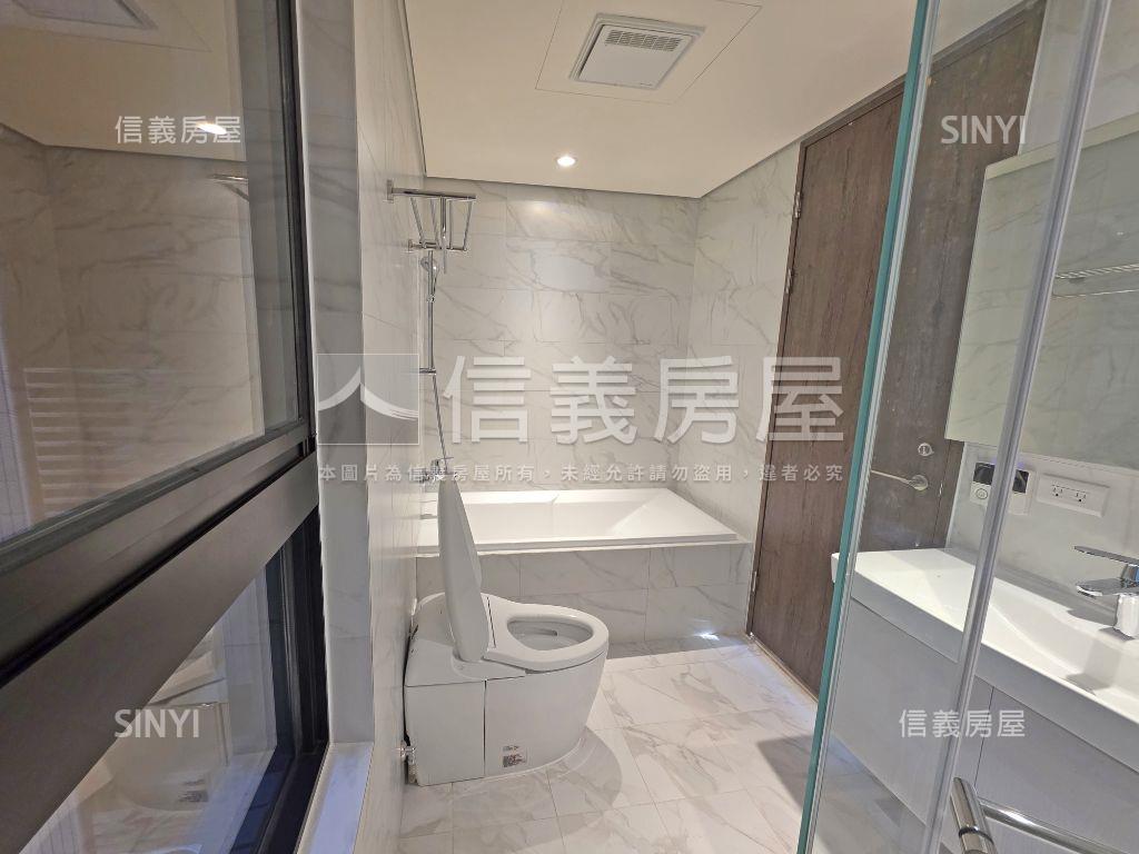 画世代稀有Ａ棟附車位房屋室內格局與周邊環境