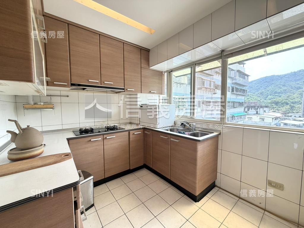 新店傳奇景觀大戶房屋室內格局與周邊環境