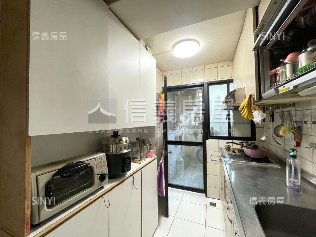 河景樹海首排亞灣明亮三房房屋室內格局與周邊環境