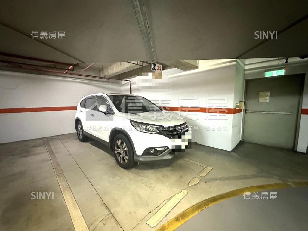 專任坡道平面車位房屋室內格局與周邊環境