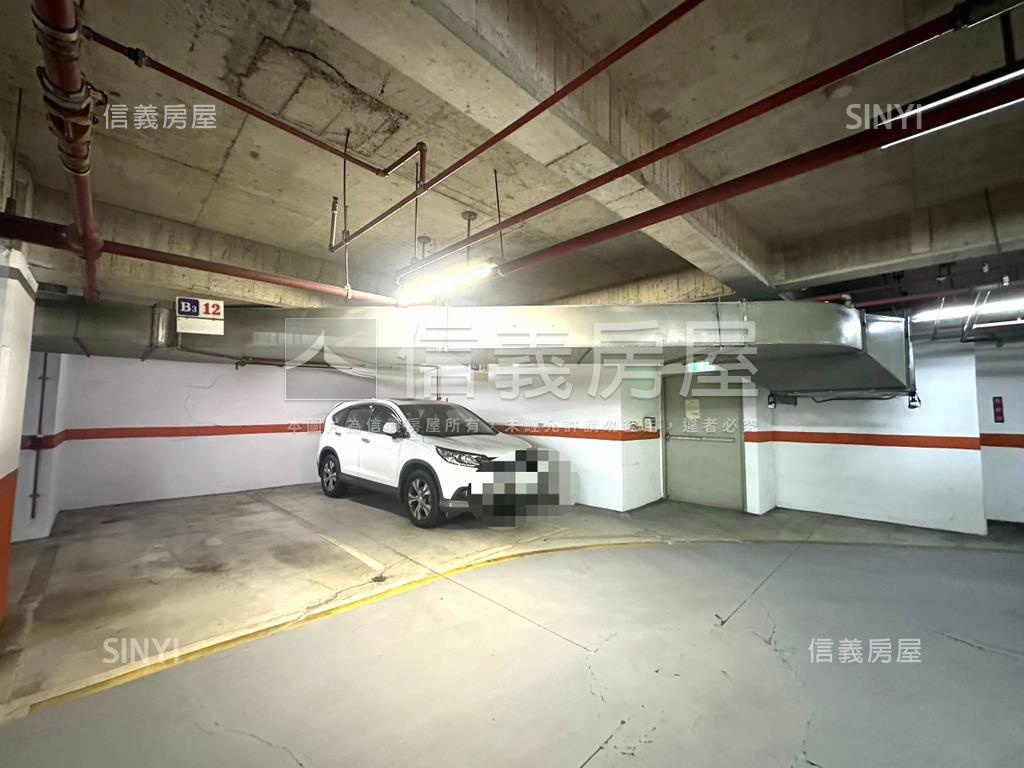 專任坡道平面車位房屋室內格局與周邊環境