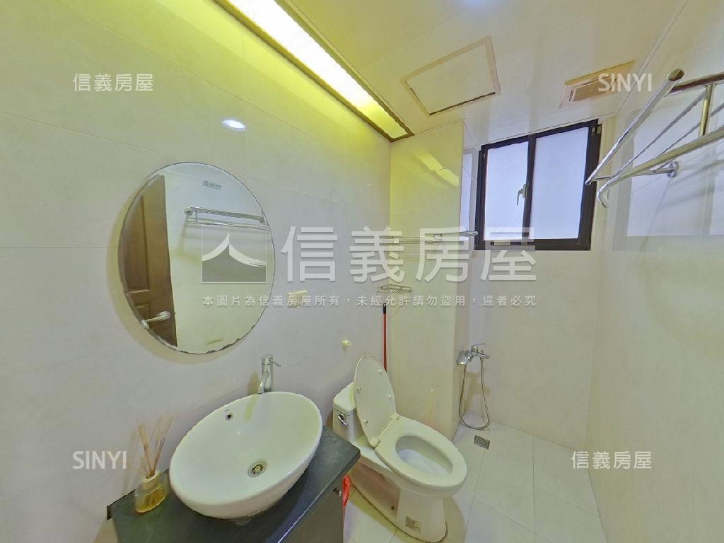長榮蓮苑三房車位房屋室內格局與周邊環境