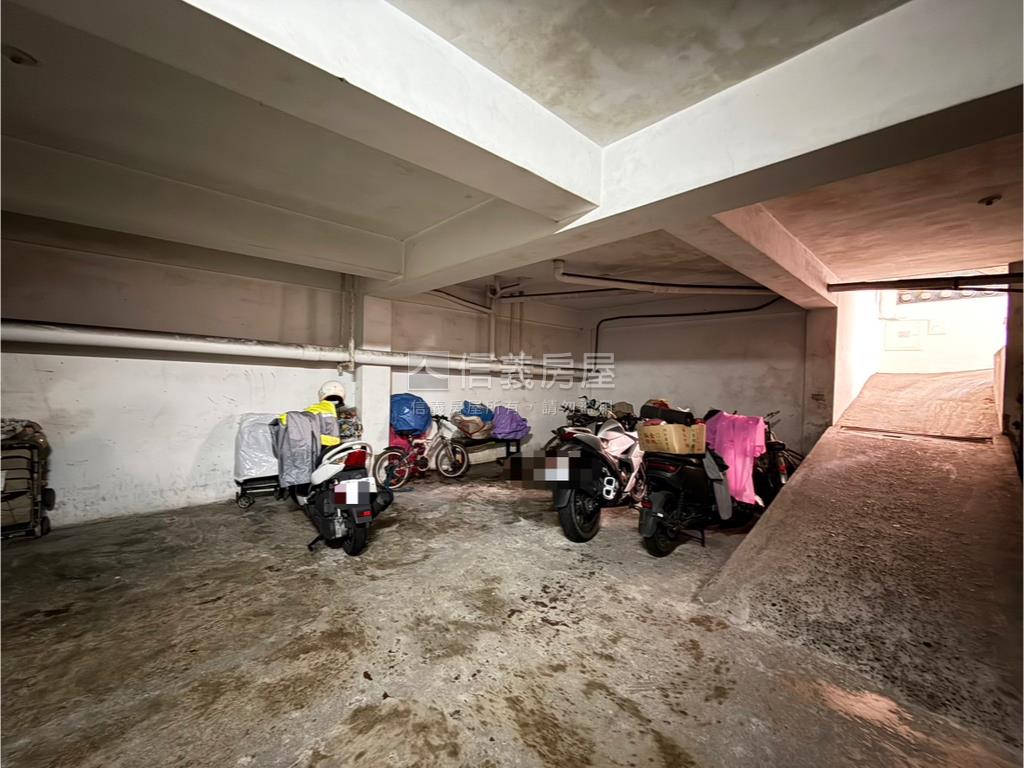 近民俗公園一樓三房寓房屋室內格局與周邊環境