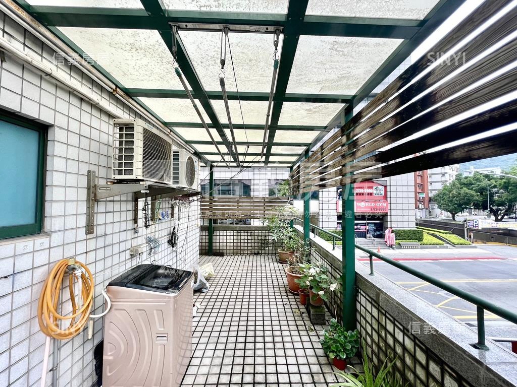 新接♬富比世♬稀有大露台房屋室內格局與周邊環境