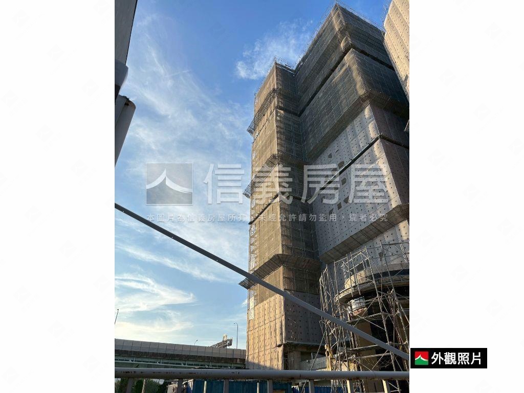 全坤峰碩次頂景觀二房車位房屋室內格局與周邊環境