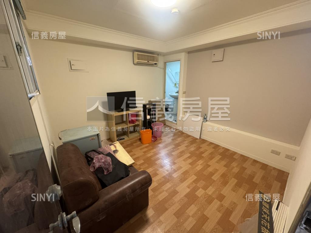 近環球˙包租公房屋室內格局與周邊環境