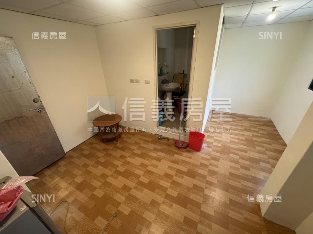 近環球˙包租公房屋室內格局與周邊環境