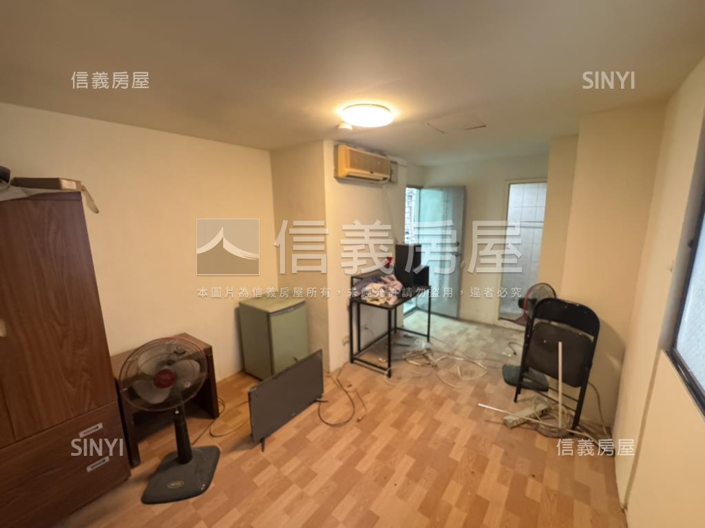 近環球˙包租公房屋室內格局與周邊環境