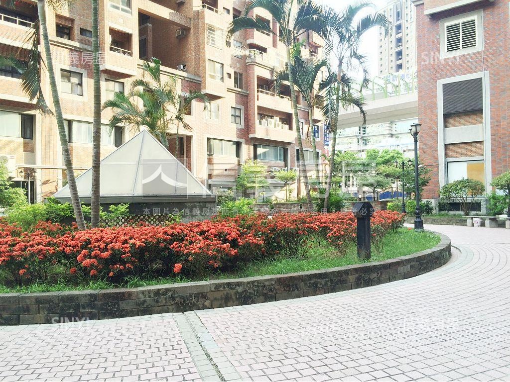 文心經典高樓層朝東四房房屋室內格局與周邊環境